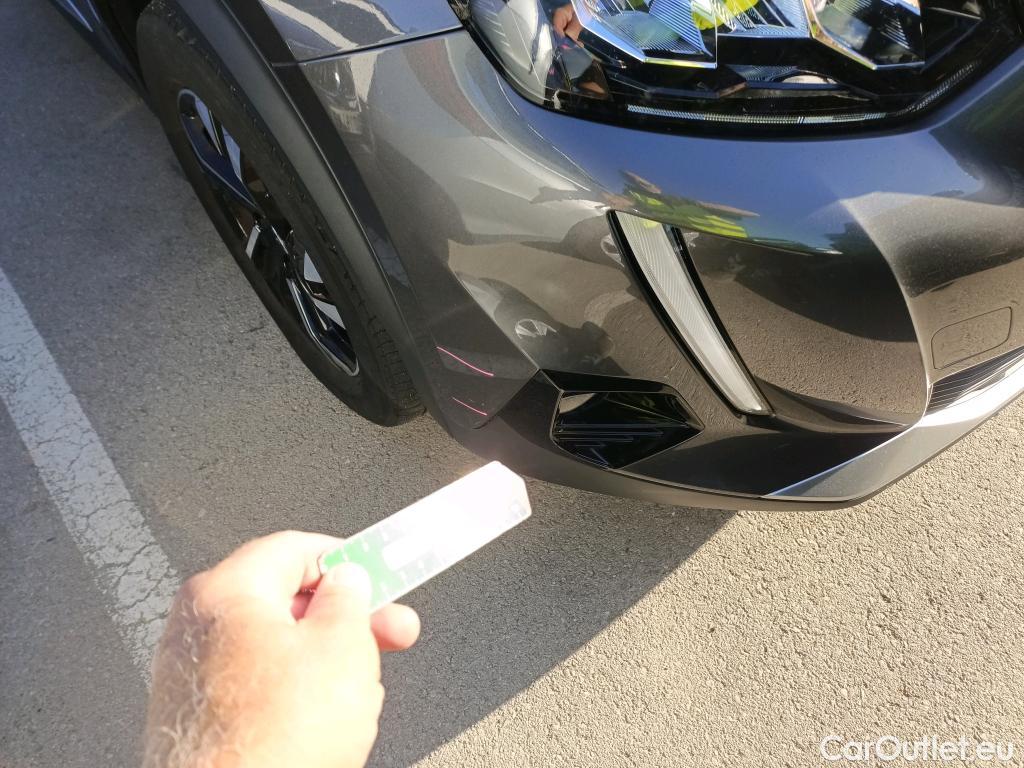  Peugeot  2008 PEUGEOT  / 2019 / 5P / todoterreno Allure Pack Puretech 130 S&S EAT8 (AC2) #19