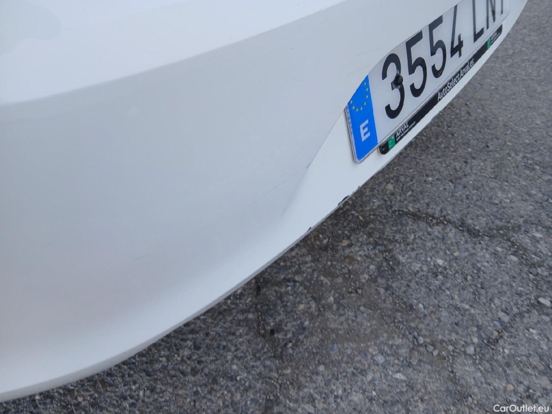  Opel  Corsa OPEL  / 2019 / 5P / berlina con portón 1.5D DT 74kW (100CV) Edition #17