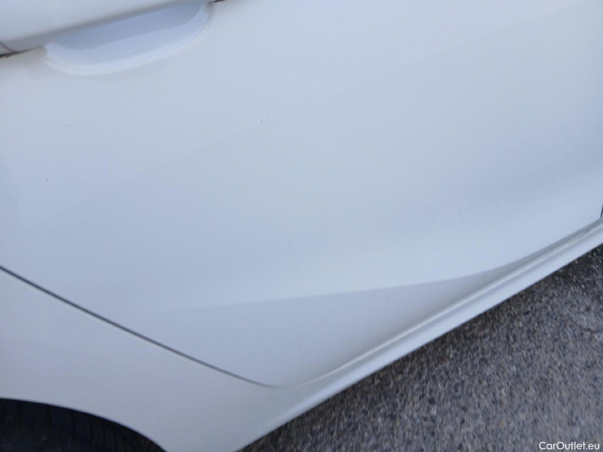  Opel  Corsa OPEL  / 2019 / 5P / berlina con portón 1.5D DT 74kW (100CV) Edition #22