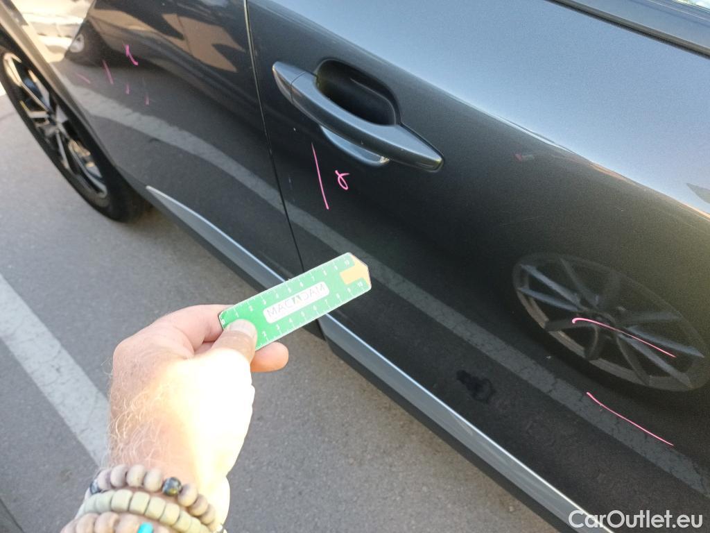  Peugeot  2008 PEUGEOT  / 2019 / 5P / todoterreno Allure Pack Puretech 130 S&S EAT8 (AC2) #5