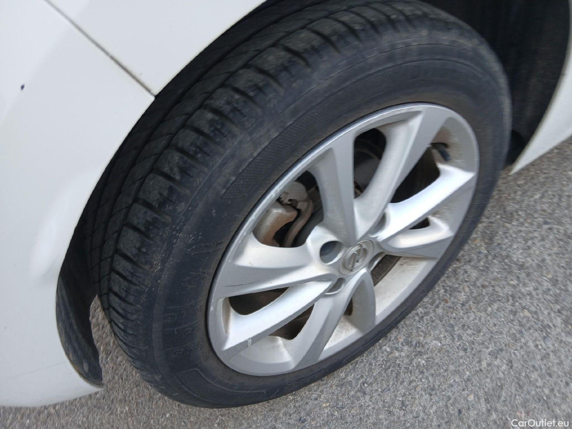  Opel  Corsa OPEL  / 2019 / 5P / berlina con portón 1.5D DT 74kW (100CV) Edition #20