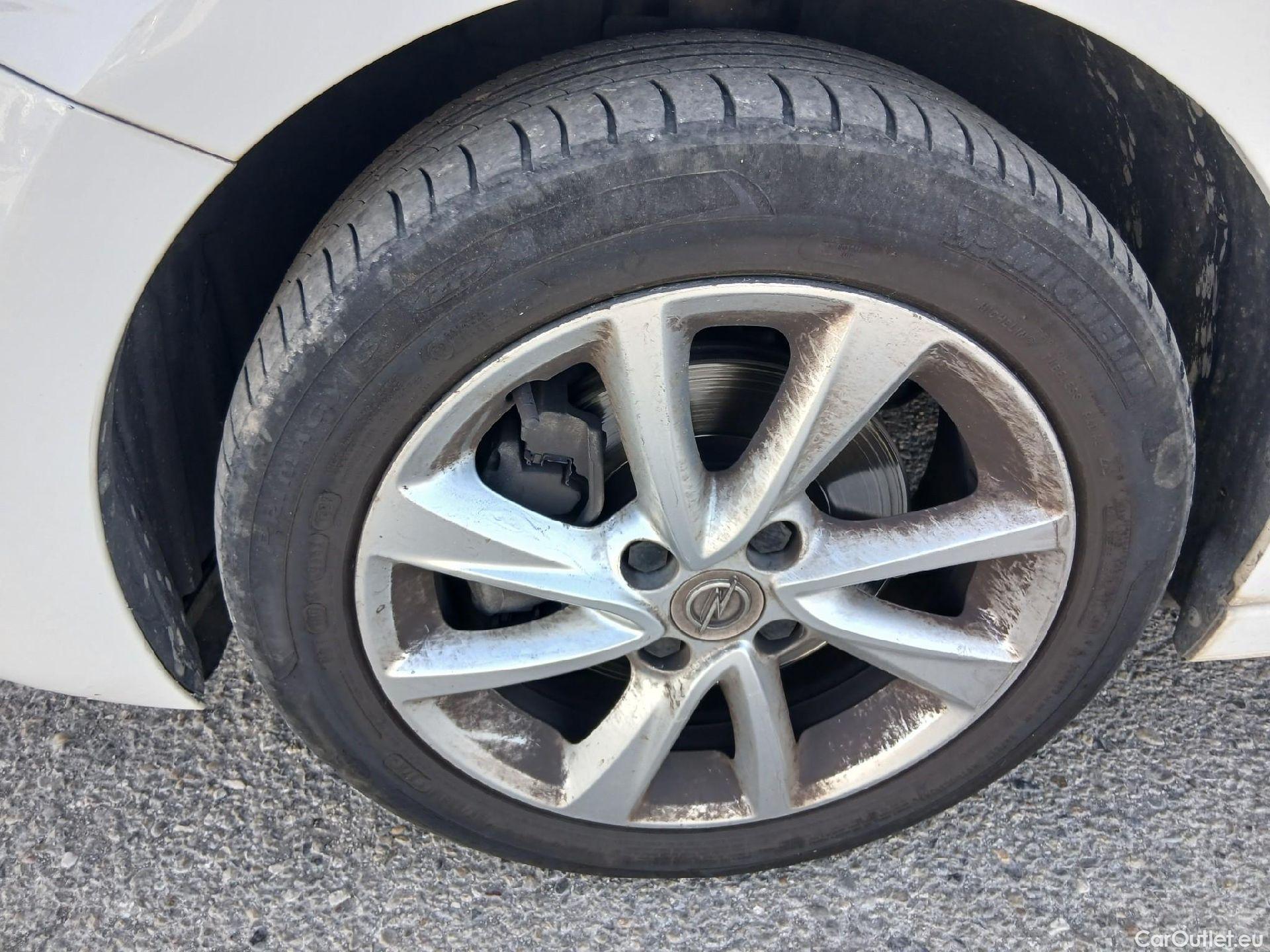  Opel  Corsa OPEL  / 2019 / 5P / berlina con portón 1.5D DT 74kW (100CV) Edition #8