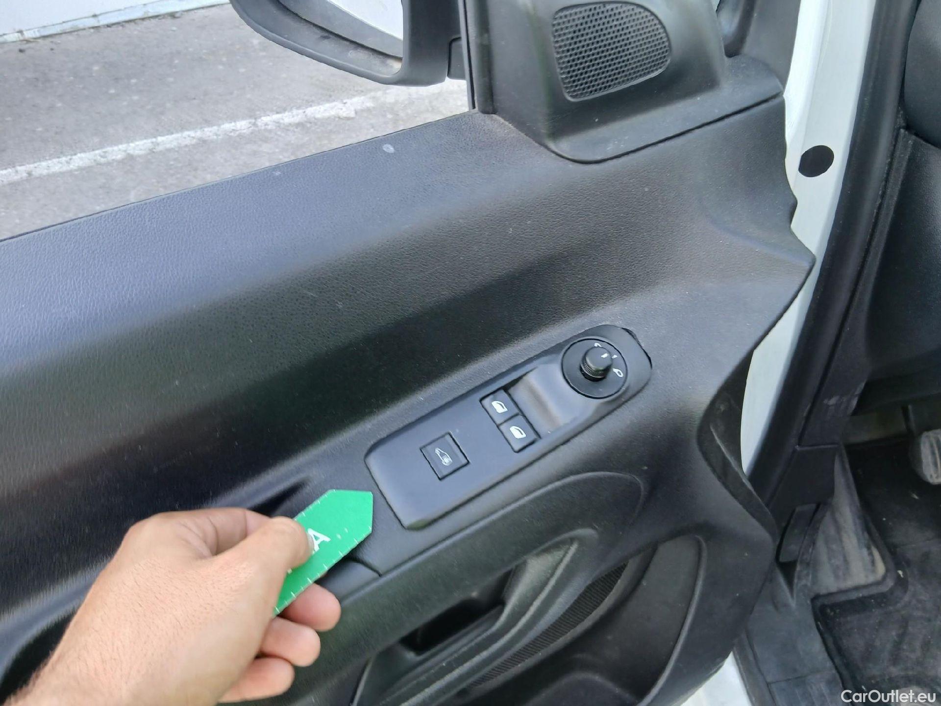  Citroen  Berlingo CITROEN  / 2018 / 3P / furgón derivado de turismo Talla M BlueHDi 100 CONTROL #33
