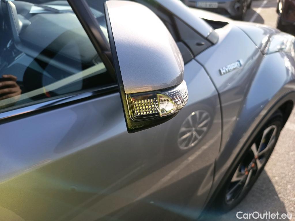  Toyota  C-HR TOYOTA  / 2016 / 5P / todoterreno 1.8 125H Advance (CX) #26