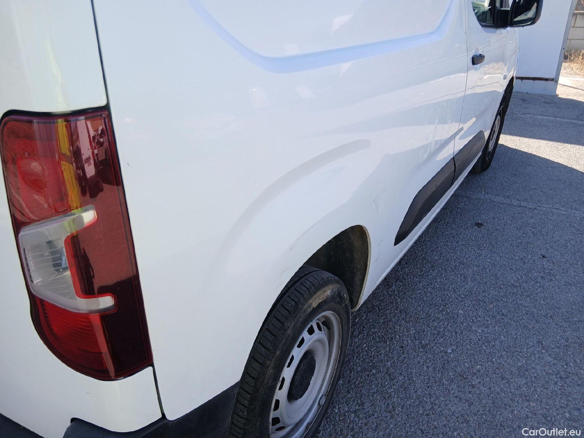  Citroen  Berlingo CITROEN  / 2018 / 3P / furgón derivado de turismo Talla M BlueHDi 100 CONTROL #24