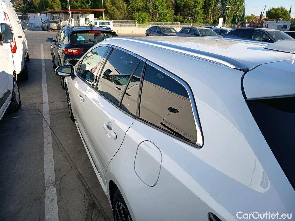  Toyota  Corolla TOYOTA  / 2019 / 5P / familiar 2.0 180H STYLE E-CVT TOURING SPORT #4