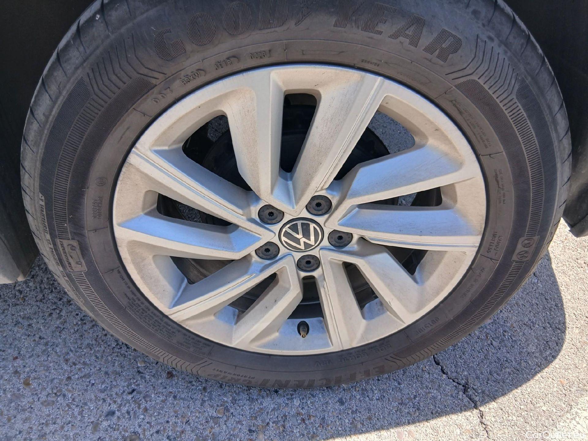  Volkswagen  T-CROSS VOLKSWAGEN  / 2018 / 5P / todoterreno Advance 1.0 TSI 70kW (95CV) (AC3) #10