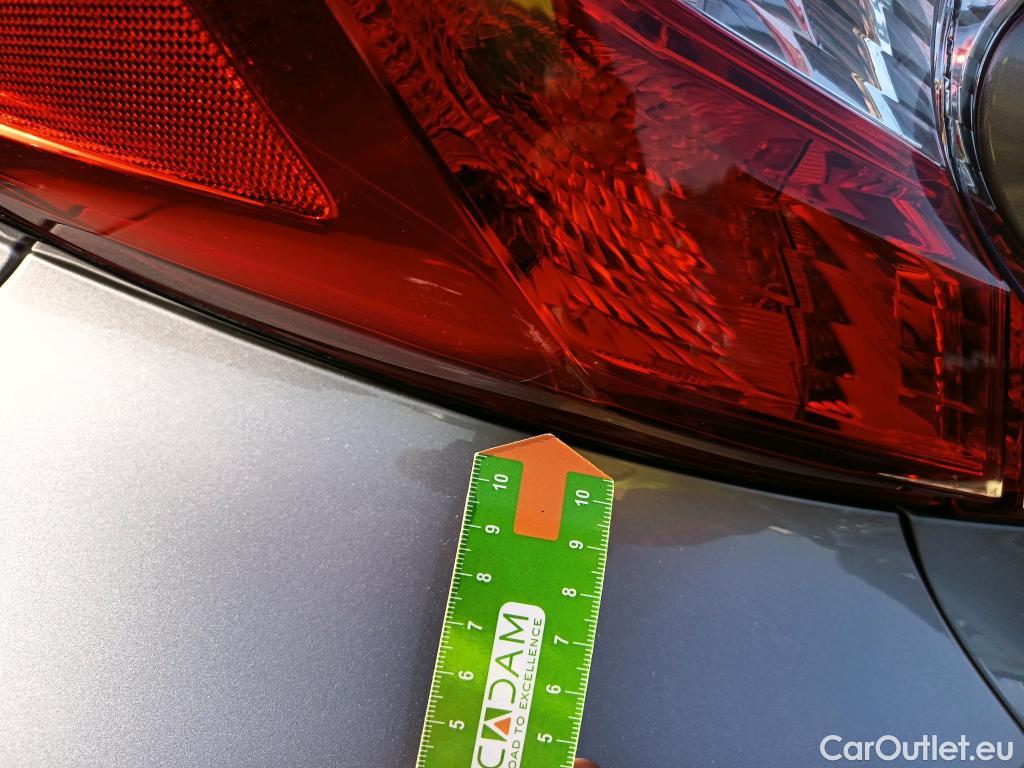  Toyota  C-HR TOYOTA  / 2016 / 5P / todoterreno 1.8 125H Advance (CX) #43