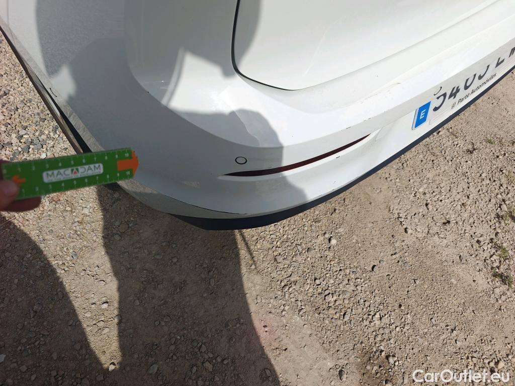  Volkswagen  Golf  VOLKSWAGEN / 2020 / 5P / berlina con portón Life 1.0 eTSI 81kW (110CV) DSG #16
