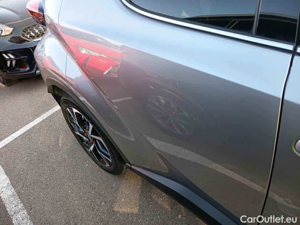  Toyota  C-HR TOYOTA  / 2016 / 5P / todoterreno 1.8 125H Advance (CX) #36