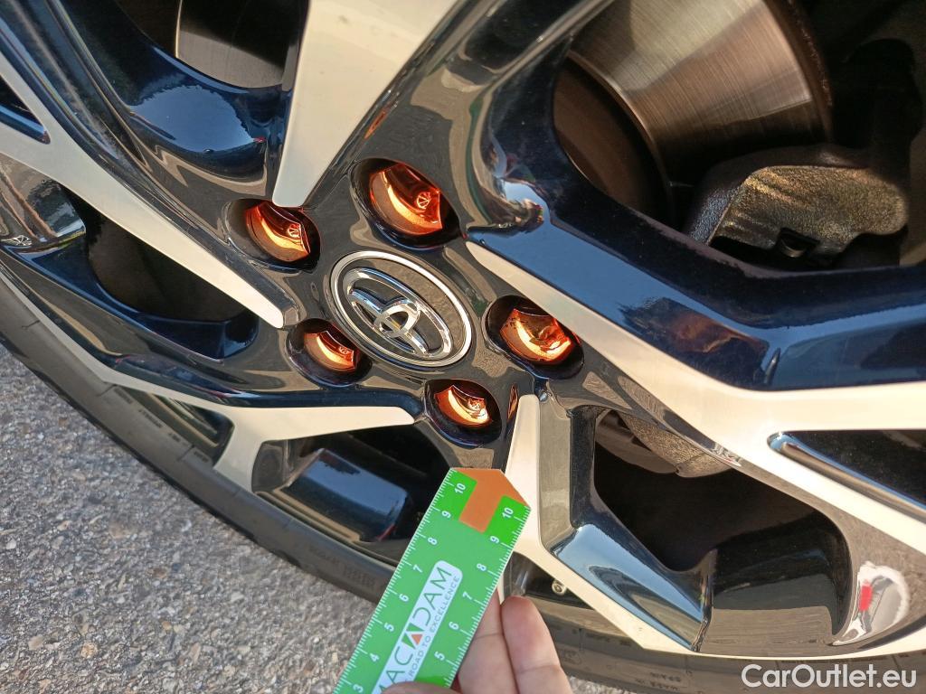 Toyota  C-HR TOYOTA  / 2016 / 5P / todoterreno 1.8 125H Advance (CX) #47