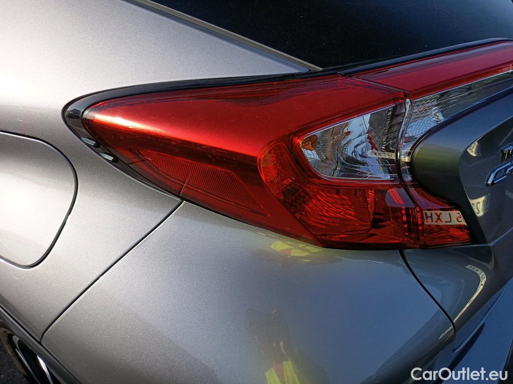 Toyota  C-HR TOYOTA  / 2016 / 5P / todoterreno 1.8 125H Advance (CX) #42