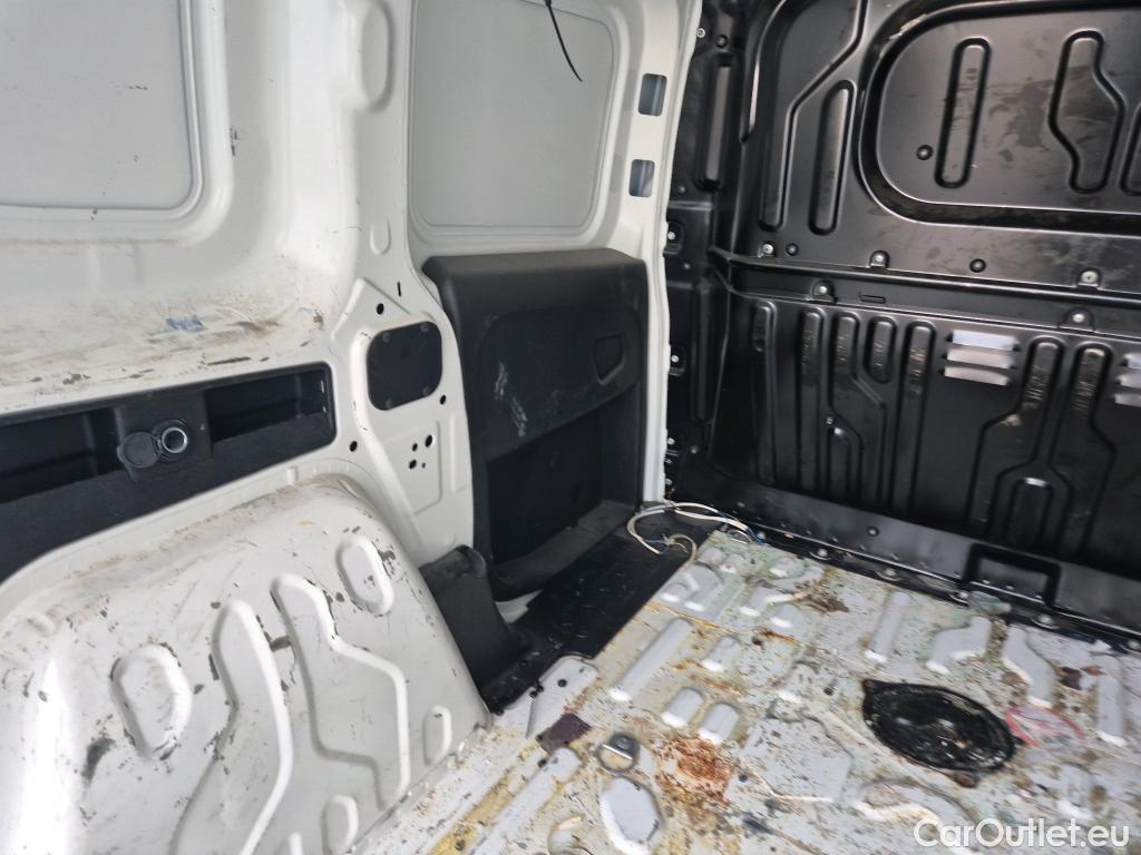  Fiat  Doblo FIAT Doblò Cargo/2015/4P/furgón derivado de turismo Cargo SX 1.6 Mjet 66kW (90CV) (AC) #14