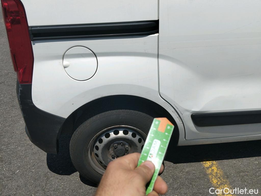  Fiat  Fiorino FIAT  / 2016 / 3P / furgón derivado de turismo Cargo Base 1.3 Mjet 59kW (80CV) E6 #32
