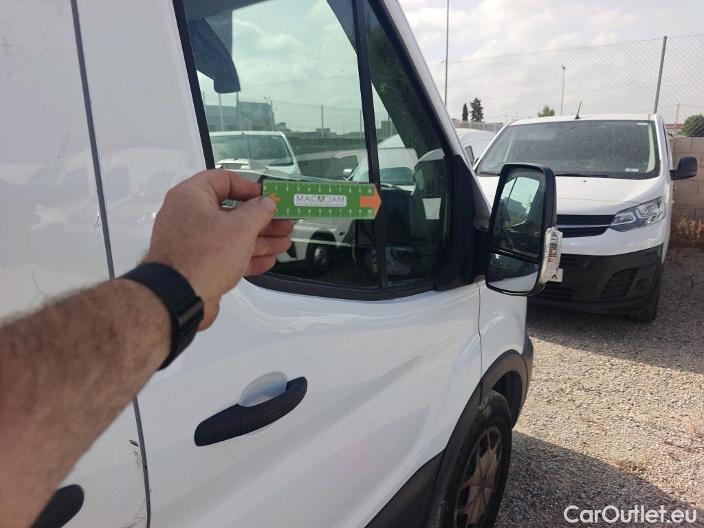  Ford  Transit FORD  / 2013 / 4P / furgón 350 96kW L3H2 Van Trend FWD #18