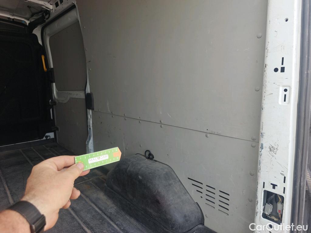  Ford  Transit FORD  / 2013 / 4P / furgón 350 96kW L3H2 Van Trend FWD #34