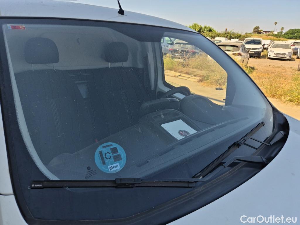  Fiat  Fiorino FIAT  / 2016 / 3P / furgón derivado de turismo Cargo Base N1 1.3 MJet 59 kW (80 CV) #17