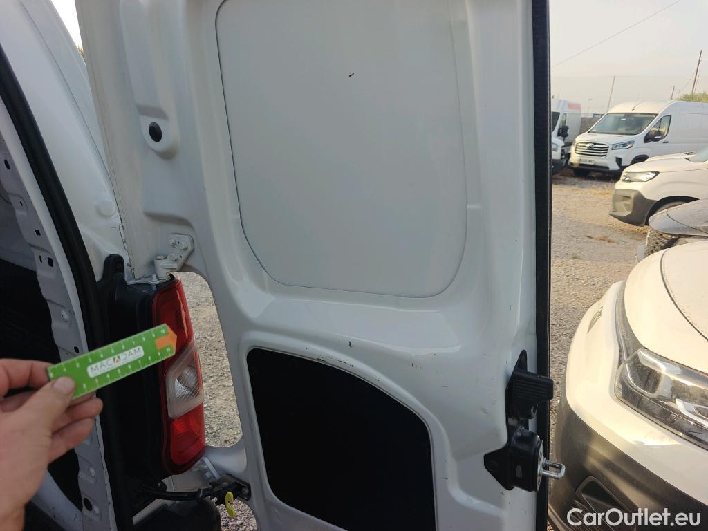  Peugeot  Partner PEUGEOT  / 2018 / 4P / furgón derivado de turismo Premium Standard 600kg BlueHDi 73kW #21