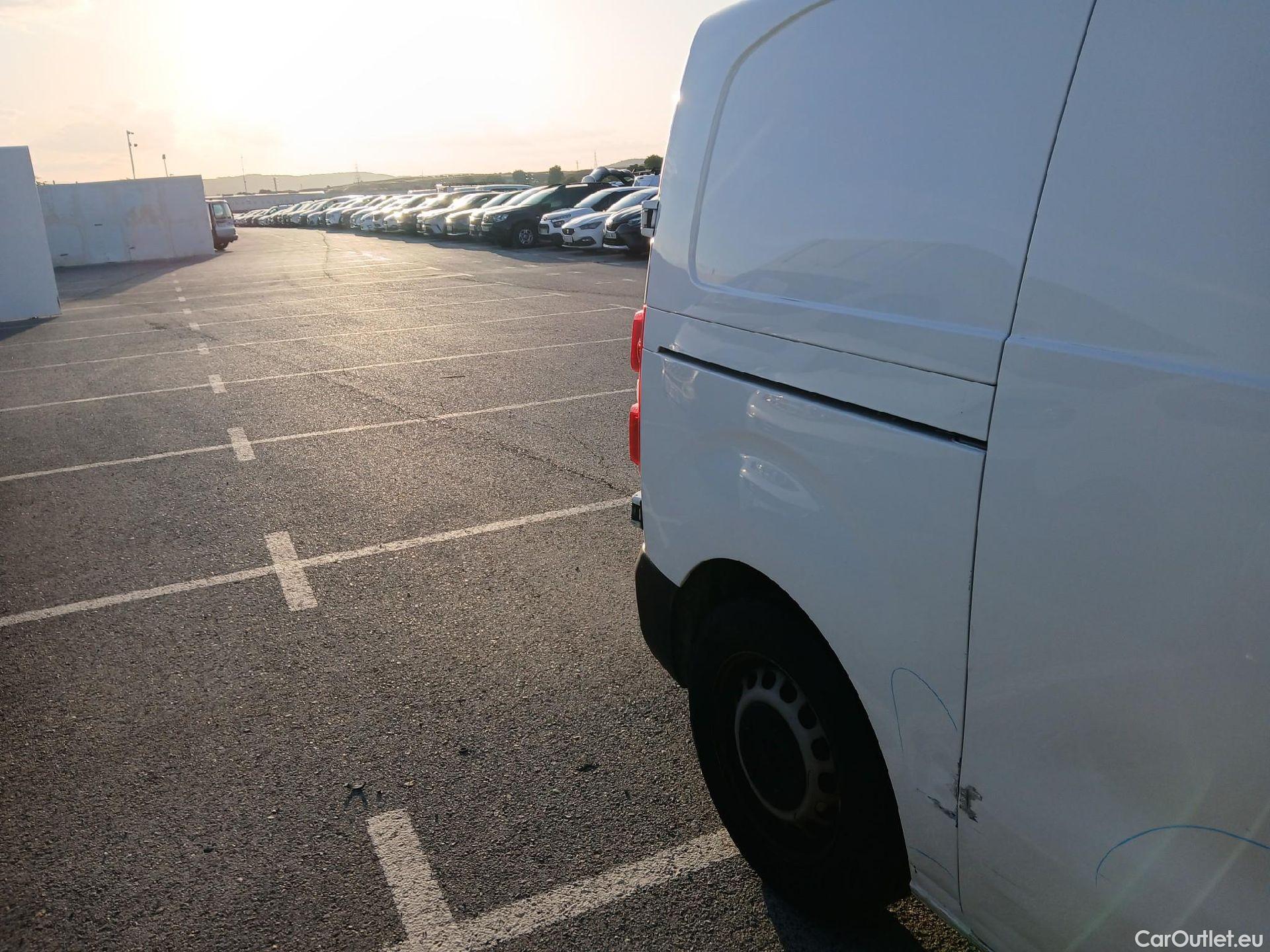  Peugeot  Expert PEUGEOT  / 2016 / 4P / furgón Furgón Premium 1.5 BlueHDi 100 Standard (AC) #17