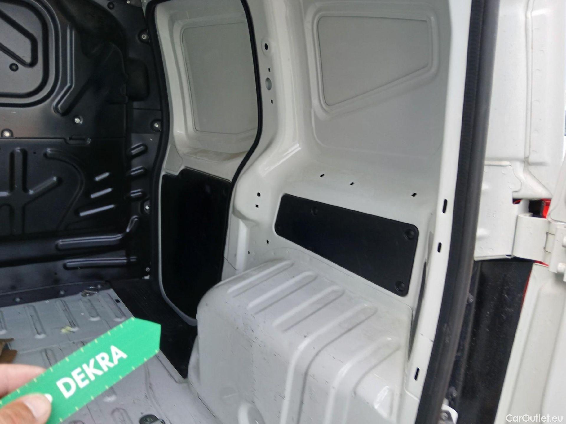  Fiat  Fiorino FIAT  / 2016 / 4P / furgón derivado de turismo Cargo SX N1 1.3 MJet 59 kW (80 CV) #9