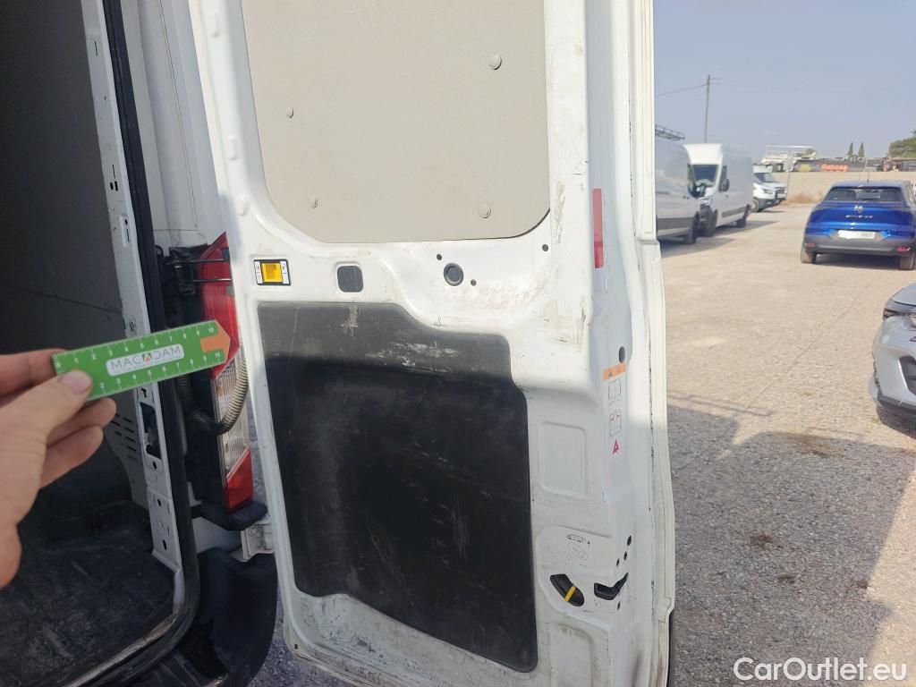  Ford  Transit FORD  / 2013 / 4P / furgón 350 96kW L3H2 Van Trend FWD #28