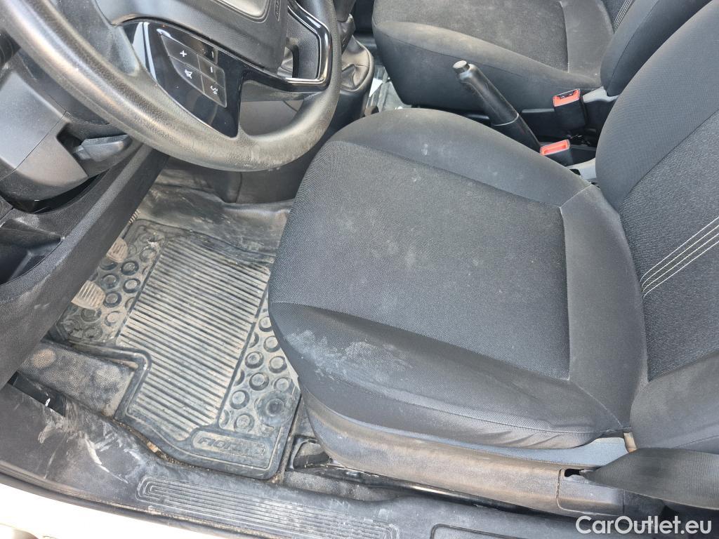  Fiat  Fiorino FIAT  / 2016 / 3P / furgón derivado de turismo Cargo Base N1 1.3 MJet 59 kW (80 CV) #38