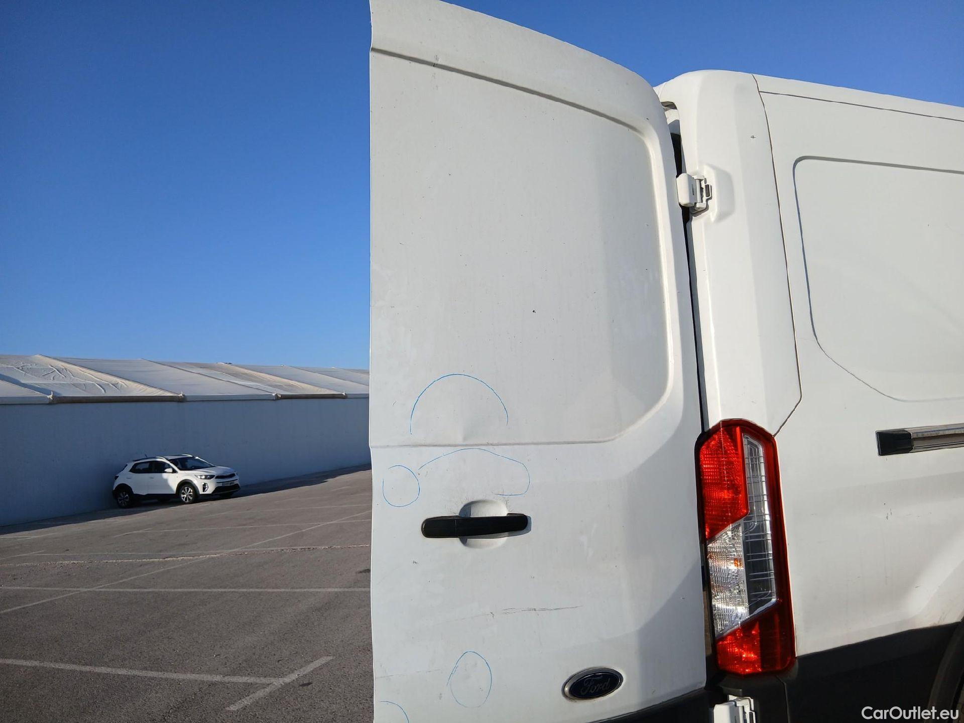  Ford  Transit FORD  / 2013 / 4P / furgón 350 96kW L3H2 Van Trend FWD Auto #26