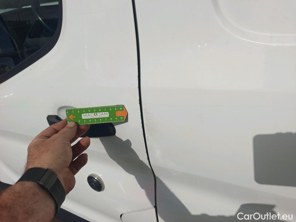  Ford  Transit FORD  / 2013 / 4P / furgón 350 96kW L3H2 Van Trend FWD #21