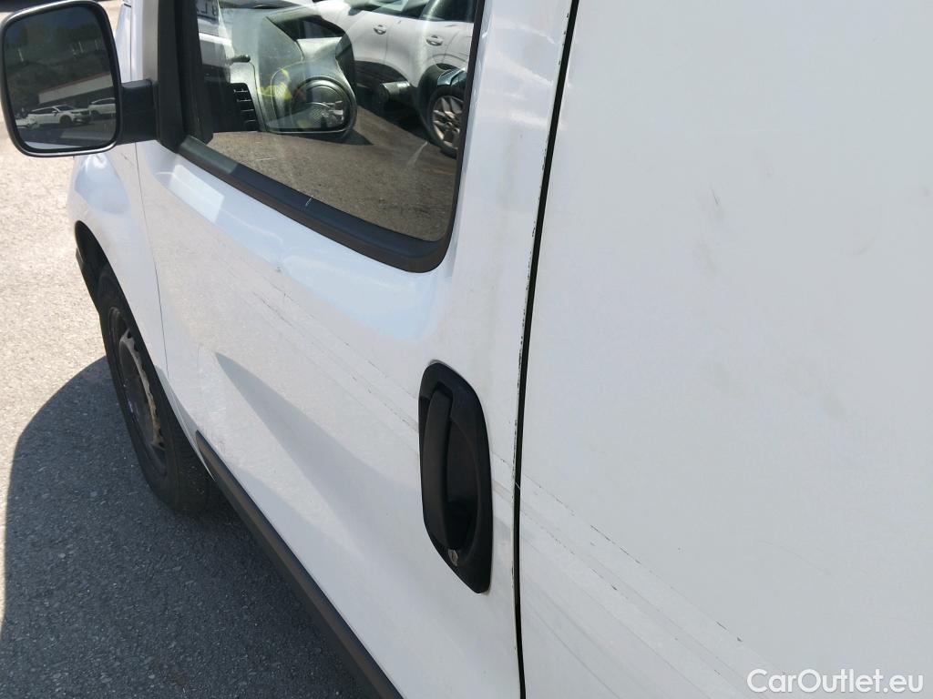  Fiat  Fiorino FIAT  / 2016 / 3P / furgón derivado de turismo Cargo Base 1.3 Mjet 59kW (80CV) E6 #35
