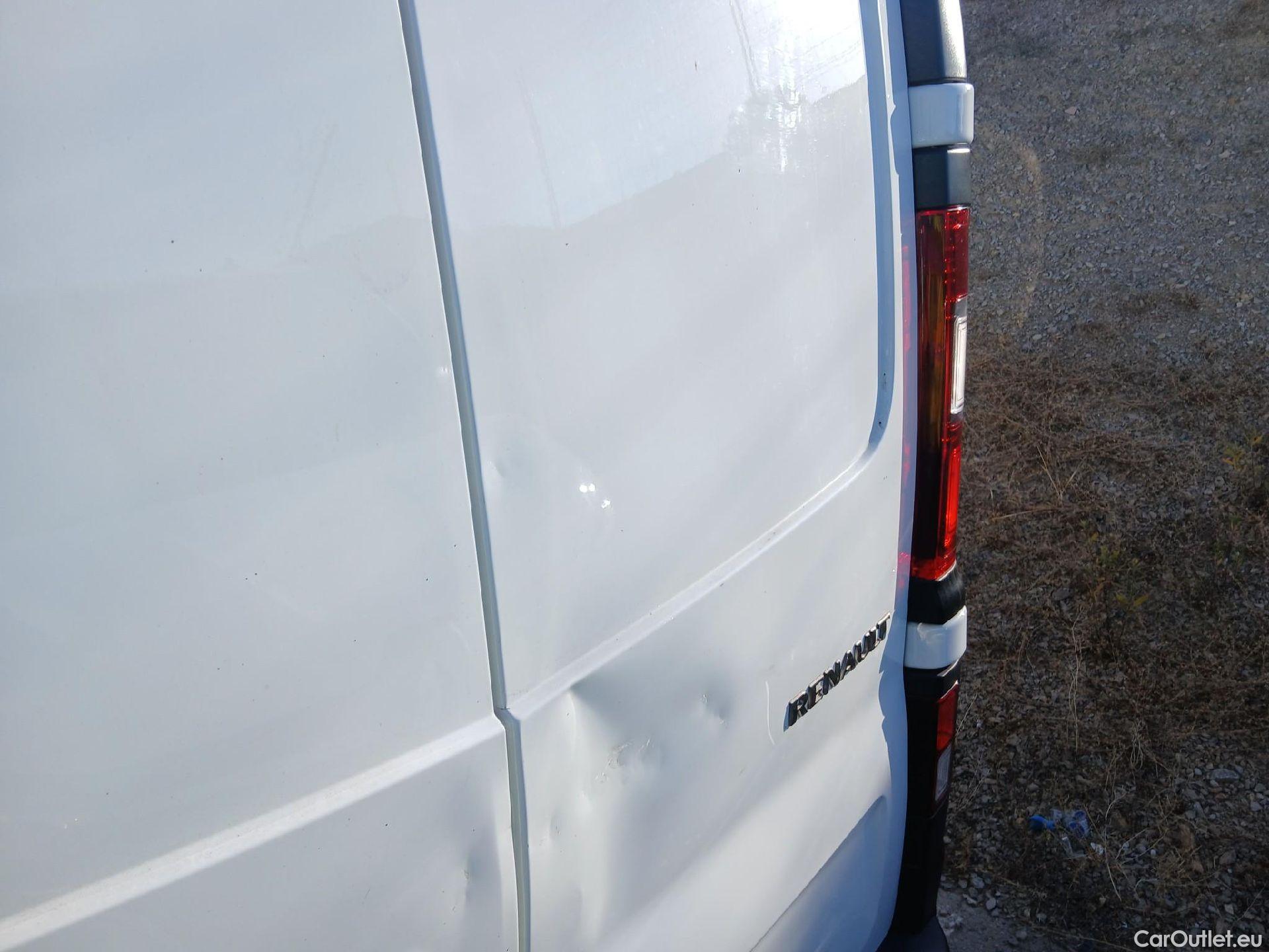  Renault  Trafic RENAULT  / 2021 / 4P / furgón Furgón L2H1 Blue dCi 96 Kw (130 CV) CUA #23