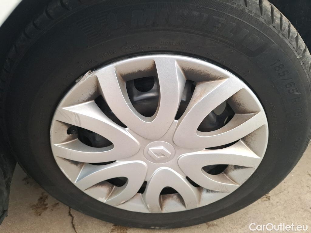  Renault  Clio  IV Air MediaNav 1.5 dCi 75CV BVM5 E6 #14