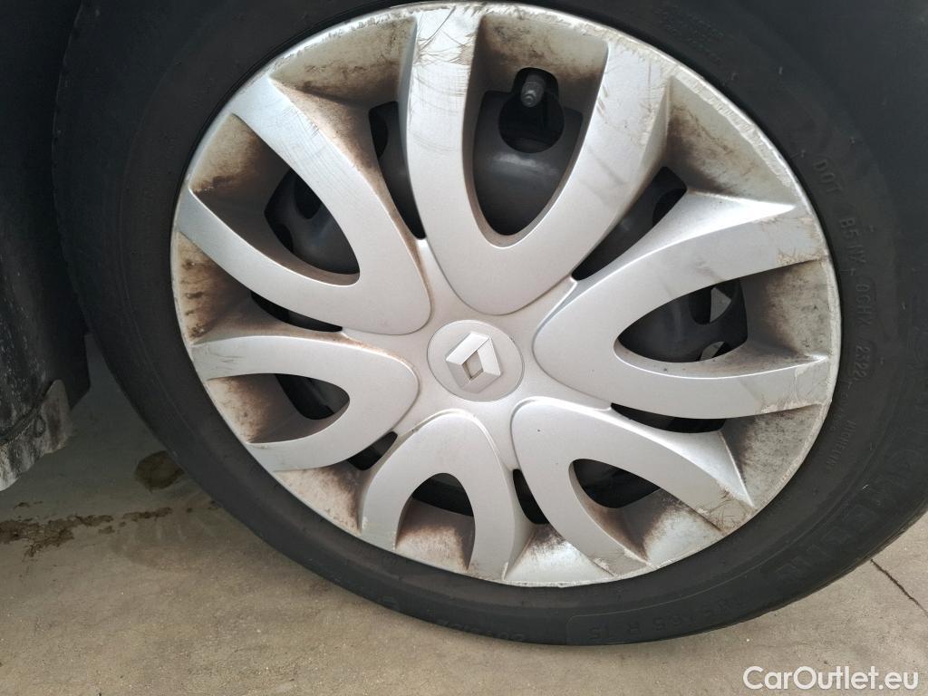  Renault  Clio  IV Air MediaNav 1.5 dCi 75CV BVM5 E6 #26