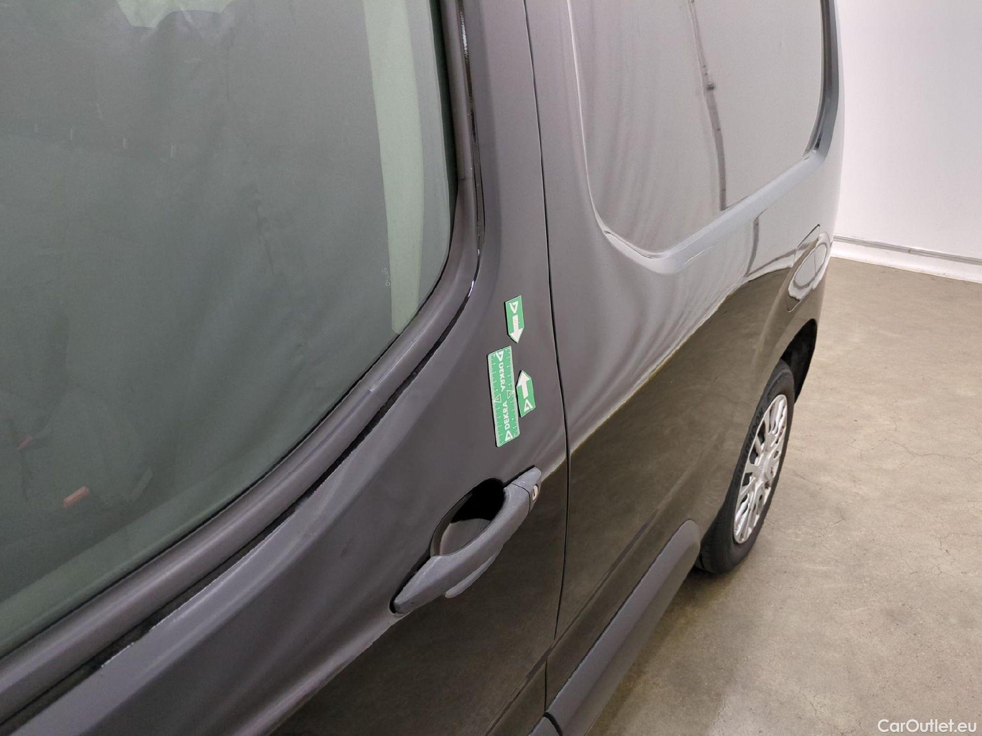  Toyota  Proace TOYOTA  City / 2019 / 4P / Fourgonnette 1.2 Medium 110 VVT-i Dynamic #19
