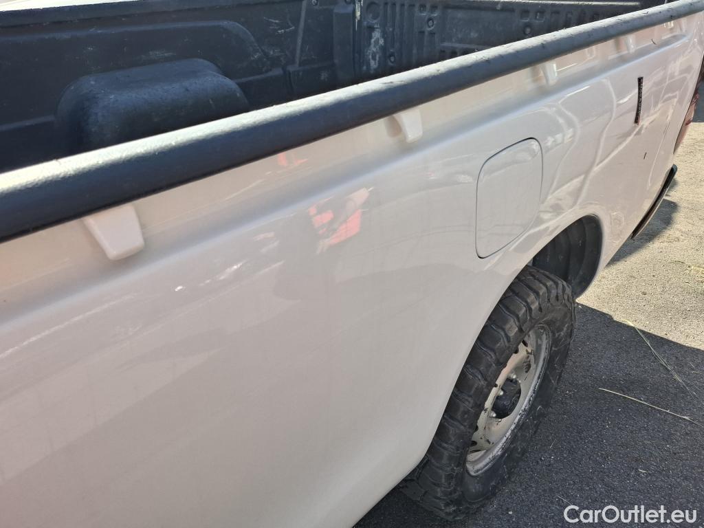  Toyota  Hilux TOYOTA  SC / 2020 / 2P / Pick-up 2.4 D-4D SIMPLE CAB LeCap 4WD #3