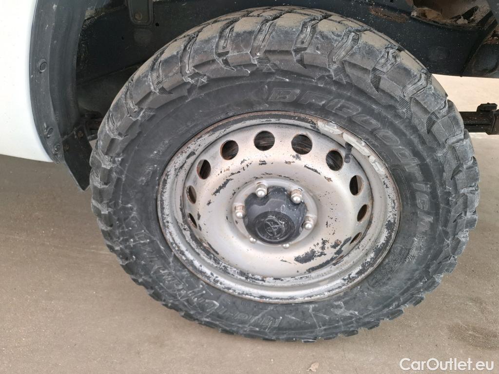  Toyota  Hilux TOYOTA  SC / 2020 / 2P / Pick-up 2.4 D-4D SIMPLE CAB LeCap 4WD #9