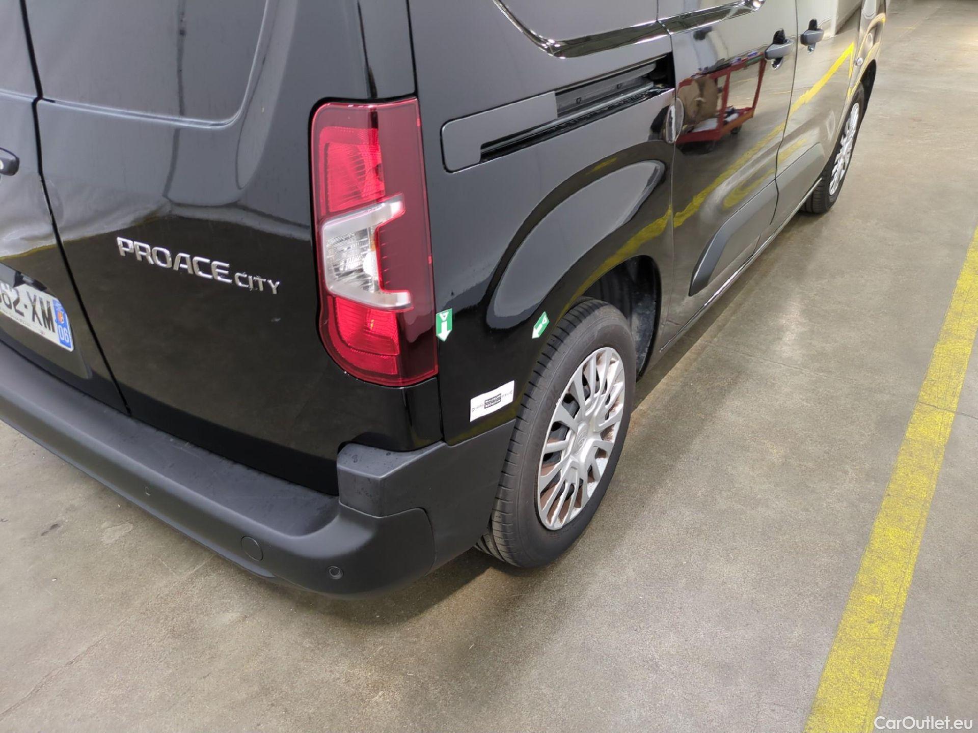  Toyota  Proace TOYOTA  City / 2019 / 4P / Fourgonnette 1.2 Medium 110 VVT-i Dynamic #7