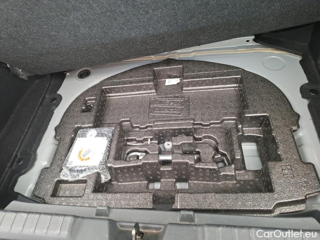  Toyota  Corolla TOYOTA  / 2018 / 5P / Berline Hybride 122h Dynamic Business Stage Acad #15