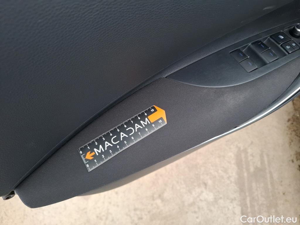  Toyota  Corolla TOYOTA  / 2018 / 5P / Berline Hybride 122h Dynamic Business Stage Acad #23