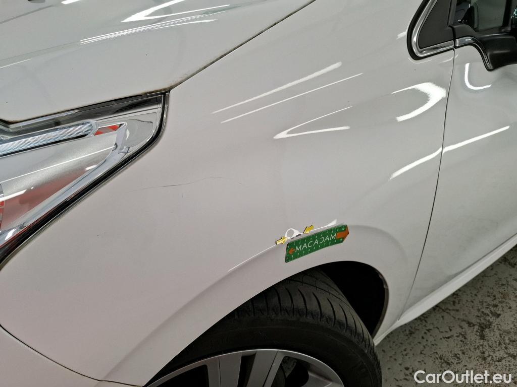  Peugeot  208  Allure Business 1.2 PureTech 110CV BVM6 E6dT #1
