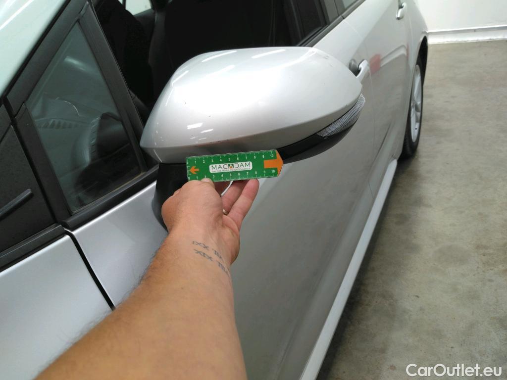  Toyota  Corolla TOYOTA  Touring Sports / 2018 / 5P / Break Hybride 122h Dynamic Business Supp Lomb #13