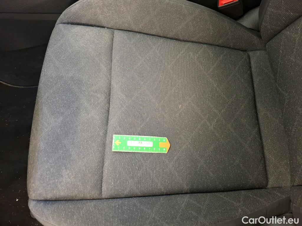  Volkswagen  Golf  VOLKSWAGEN / 2020 / 5P / Berline 2.0 TDI SCR 115 DSG7 Life Busi #10