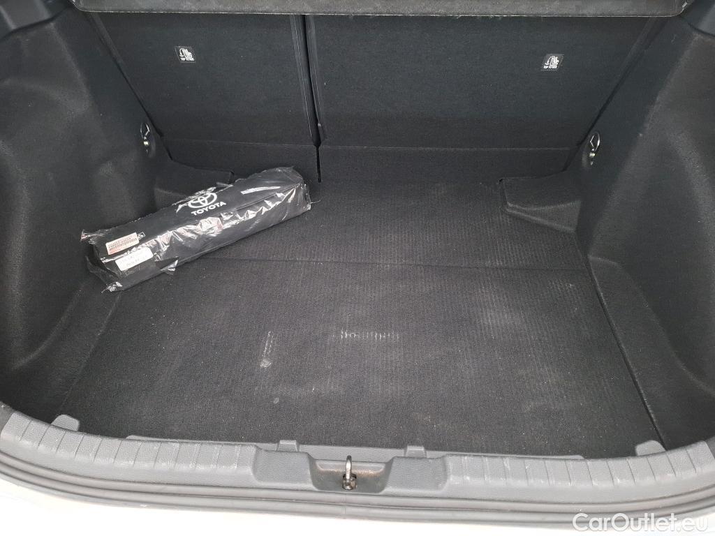  Toyota  Corolla TOYOTA  / 2018 / 5P / Berline Hybride 122h Dynamic Business Stage Acad #14