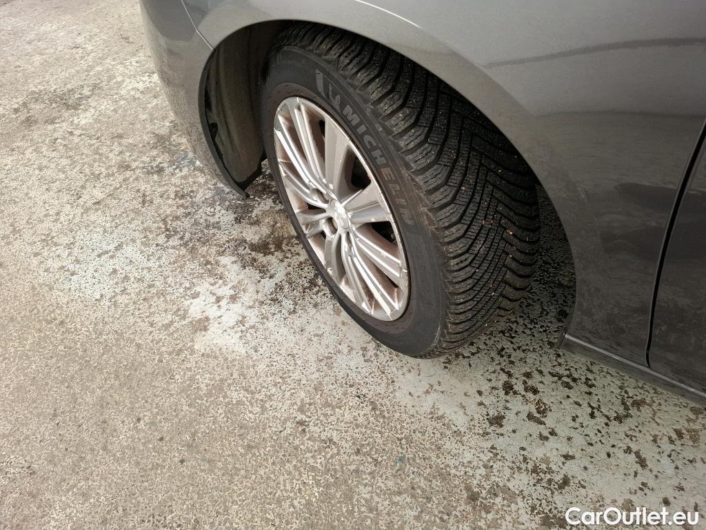  Peugeot  308  SW Allure 1.2 PureTech 130CV BVA8 E6d #33