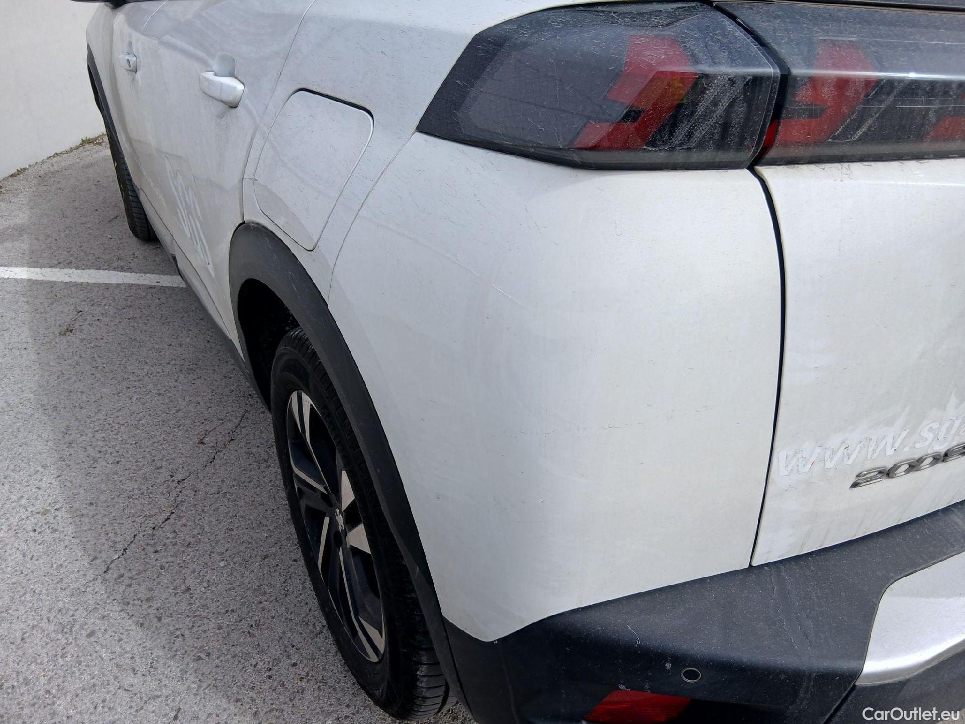  Peugeot  2008 PEUGEOT  / 2019 / 5P / todoterreno Allure BlueHDI 81kW (110CV) #27