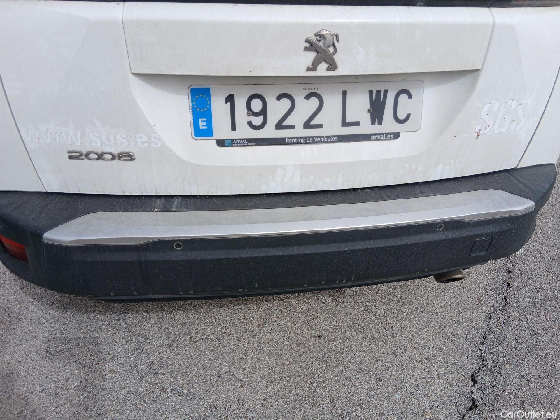 Peugeot  2008 PEUGEOT  / 2019 / 5P / todoterreno Allure BlueHDI 81kW (110CV) #26