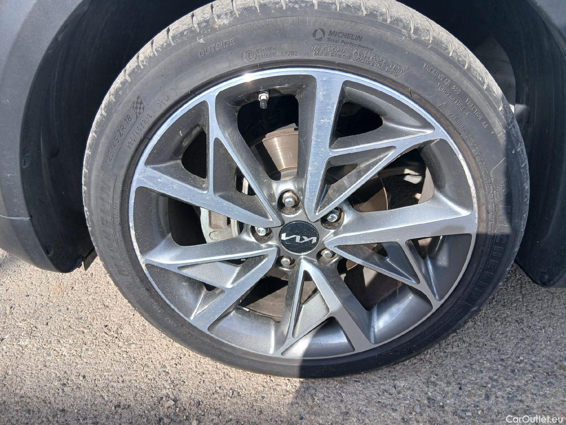  KIA  Niro KIA  / 2019 / 5P / crossover 1.6 GDi HEV 104kW (141CV) Emotion #5