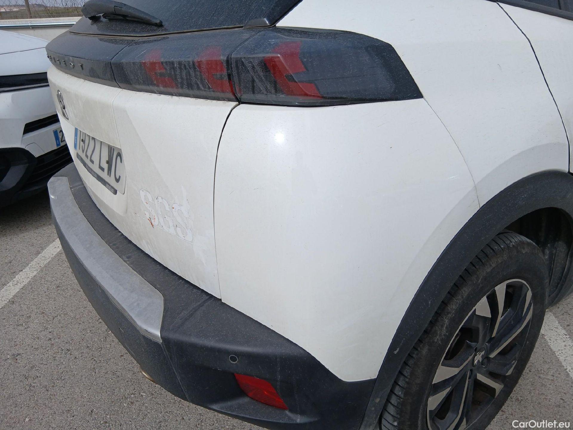  Peugeot  2008 PEUGEOT  / 2019 / 5P / todoterreno Allure BlueHDI 81kW (110CV) #36