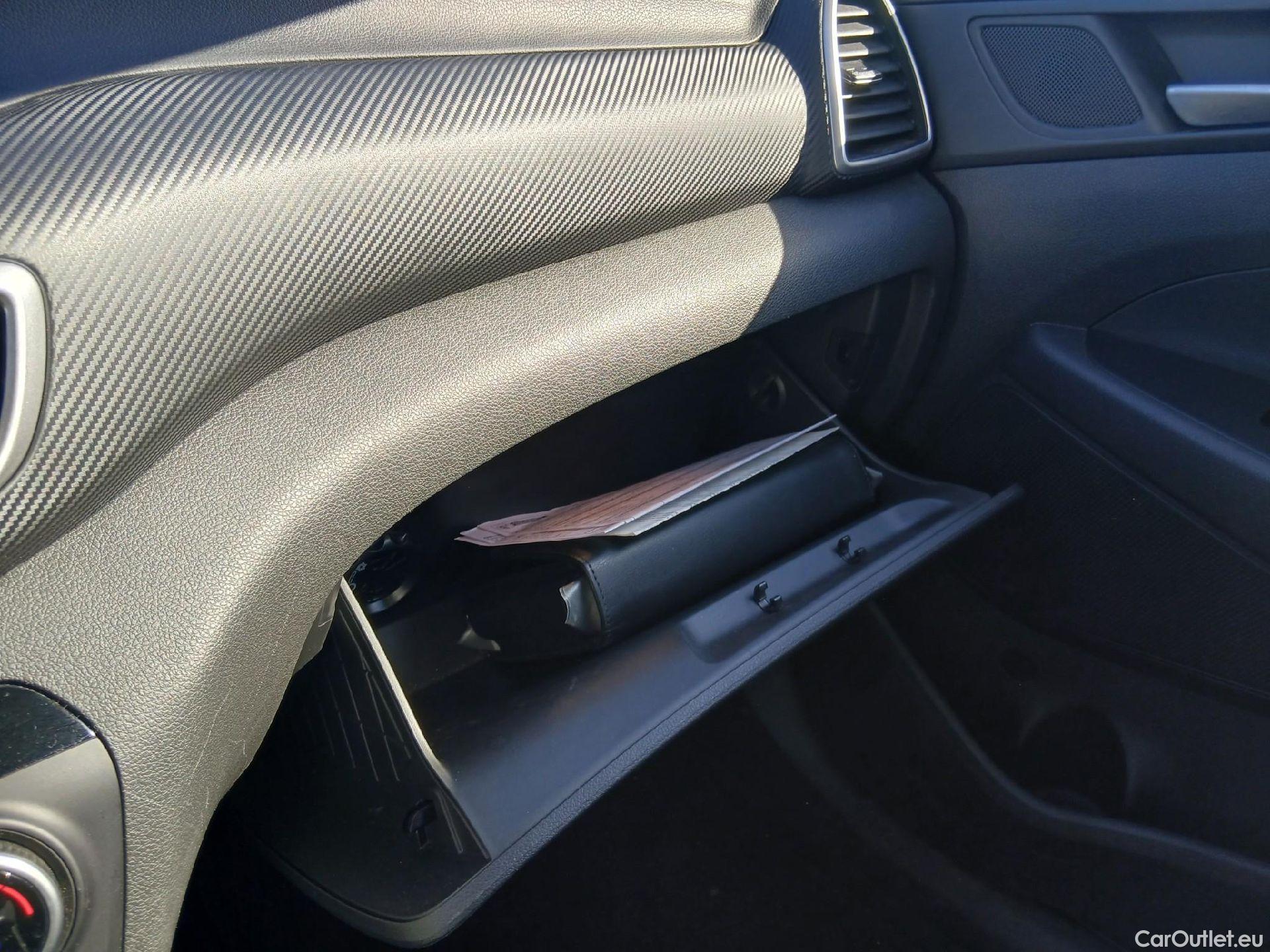  Hyundai  Tucson HYUNDAI  / 2018 / 5P / todoterreno 1.6 CRDI 85kW (116CV) 48V SLE 4X2(SP)(SL) #2