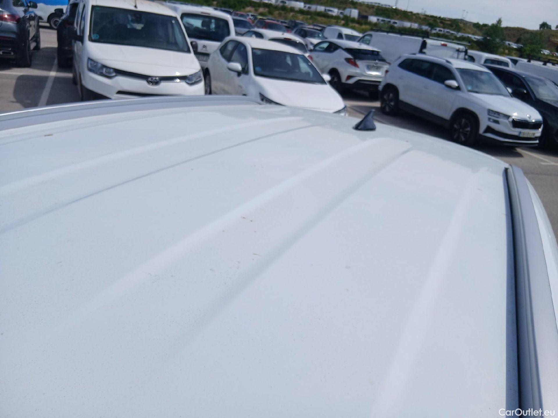  KIA  Sportage KIA  / 2022 / 5P / todoterreno 1.6 T-GDi 110kW (150CV) Drive 4x2 #8