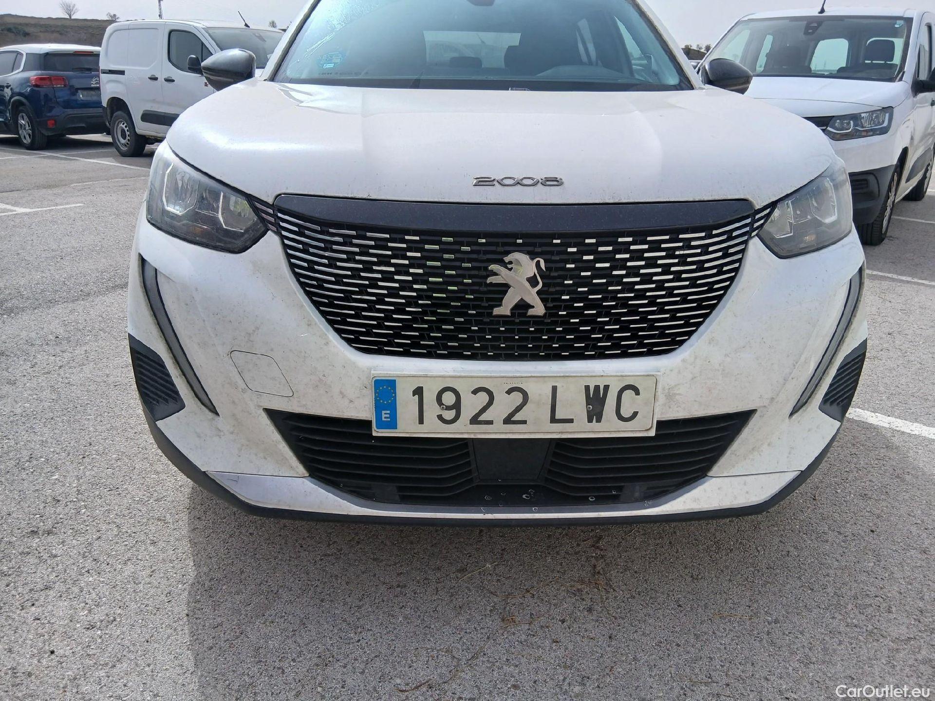  Peugeot  2008 PEUGEOT  / 2019 / 5P / todoterreno Allure BlueHDI 81kW (110CV) #5